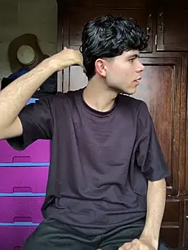 Snapshot of Axel-Mejia chatting on November 2025 12:38:02 PM Axel-Mejia online show from November 2025 12:38:02 PM