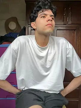 Snapshot of Axel-Mejia chatting on November 2025 12:56:01 PM Axel-Mejia online show from November 2025 12:56:01 PM