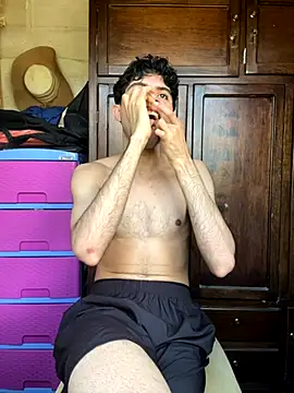 Snapshot of Axel-Mejia chatting on November 2025 06:35:01 PM Axel-Mejia online show from November 2025 06:35:01 PM