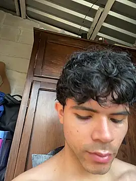 Snapshot of Axel-Mejia chatting on December 2025 08:40:01 PM Axel-Mejia online show from December 2025 08:40:01 PM