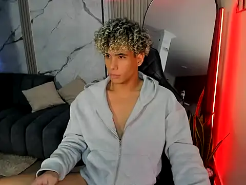 arthurStonee online show from May 2026 11:31:01 PM