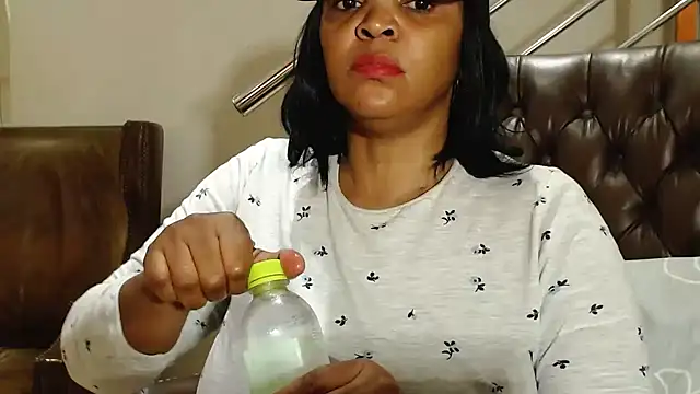 CandyCurvyyxx online show from November 2025 06:19:02 PM