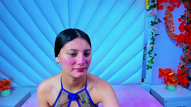  Luna Bennett online show from October 2025 11:47:01 AM