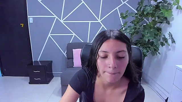  Luna Bennett online show from February 2026 08:29:02 PM