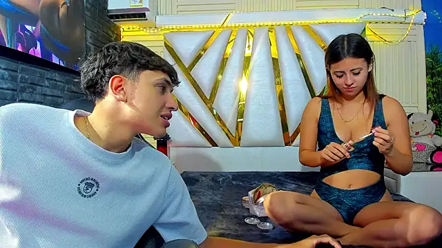 ChanellandMax online show from November 2025 01:22:02 PM