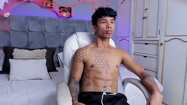 Frank98  online show from October 2025 02:09:01 AM