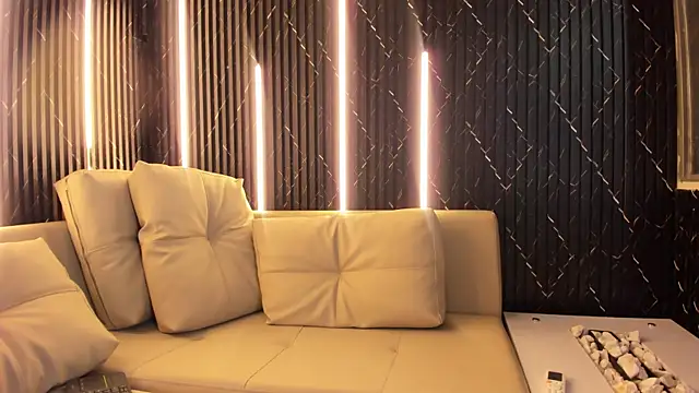 VioletRose as online show from March 2026 03:44:01 AM