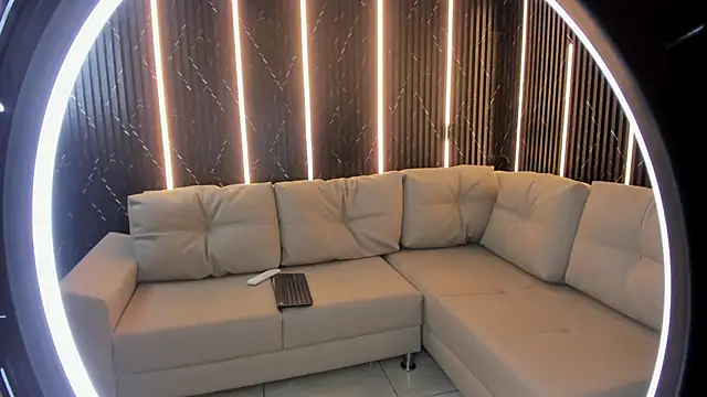 VioletRose as online show from April 2026 09:30:02 PM