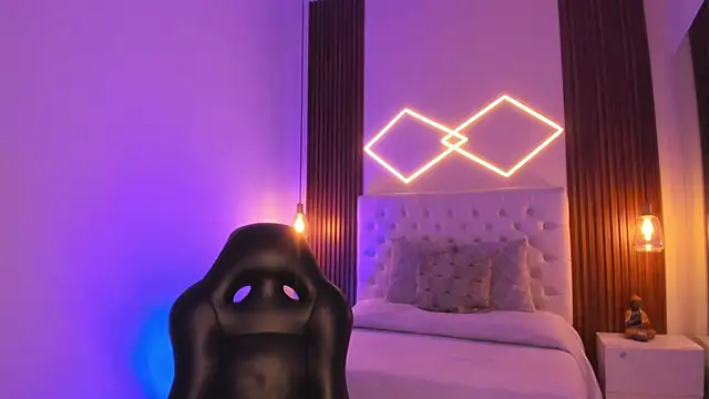 ZamabyCrucie online show from February 2026 02:53:01 AM