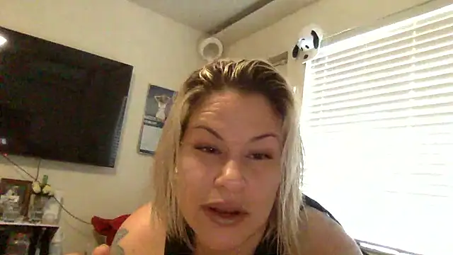 Snapshot of toomuchofafreak chatting on February 2026 07:14:02 PM toomuchofafreak online show from February 2026 07:14:02 PM