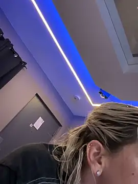 toomuchofafreak online show from March 2026 07:15:01 AM