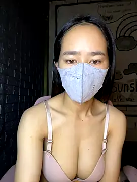 TiNa 04 online show from September 2025 10:24:02 PM