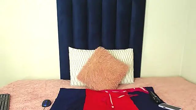 Pinkdollyg online show from April 2026 09:31:02 PM