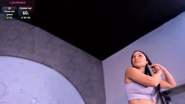 Snapshot of ReinaChloe chatting on February 2026 04:03:02 PM ReinaChloe online show from February 2026 04:03:02 PM