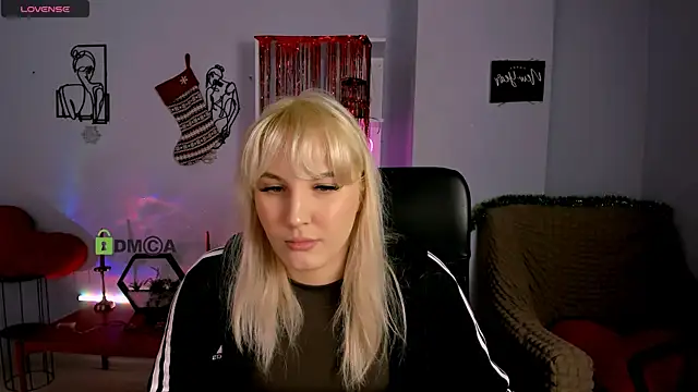 Snapshot of marta_smith chatting on January 2026 06:49:02 AM marta smith online show from January 2026 06:49:02 AM