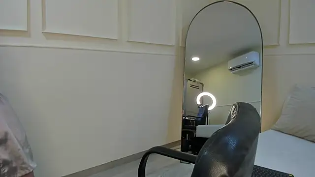 CharlotteBrownn  online show from September 2025 01:06:02 AM