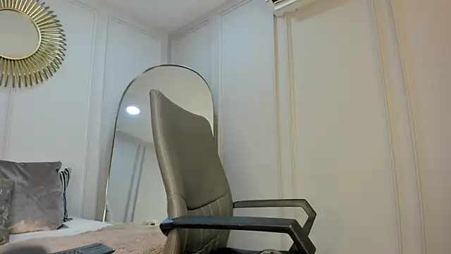 CharlotteBrownn  online show from September 2025 12:22:02 AM