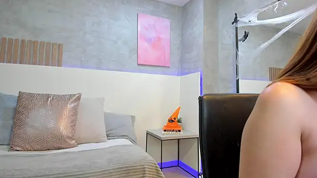 CharlotteBrownn  online show from October 2025 02:45:01 AM