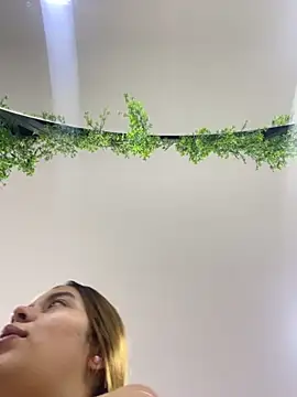 CharlotteBrownn  online show from October 2025 03:08:01 AM