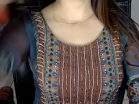 Rumi cute online show from January 2026 12:32:02 PM