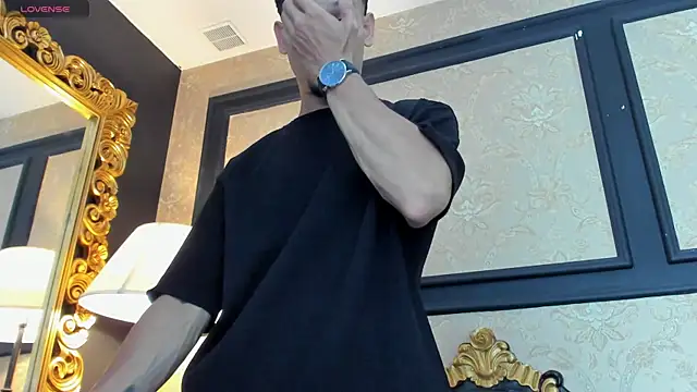 Snapshot of AlessandroKiing chatting on April 2026 09:04:01 PM AlessandroKiing online show from April 2026 09:04:01 PM