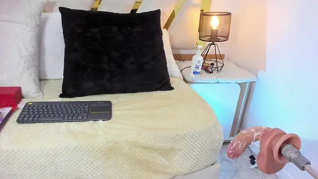 Luna Naughty1 online show from January 2026 07:17:01 PM