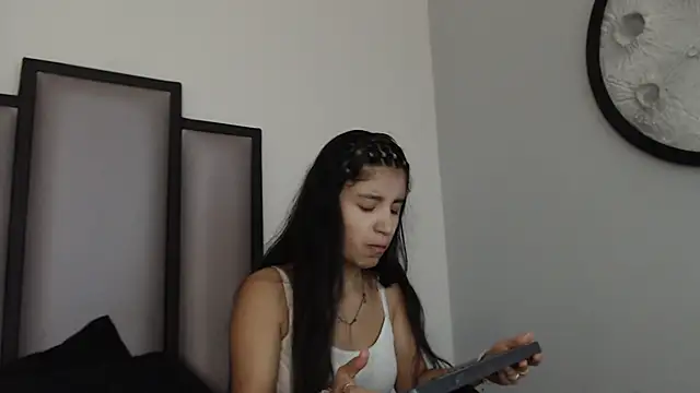 Snapshot of Lucy-23 chatting on January 2026 04:50:02 AM Lucy-23 online show from January 2026 04:50:02 AM