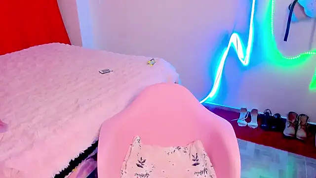 larsonbeverly online show from September 2025 12:14:01 AM