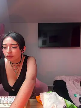 larsonbeverly online show from April 2026 07:15:01 PM