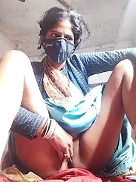 MISS-KAYA online show from November 2025 06:30:02 PM