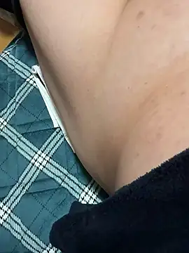 Snapshot of kari-deka chatting on February 2026 05:39:02 PM kari-deka online show from February 2026 05:39:02 PM