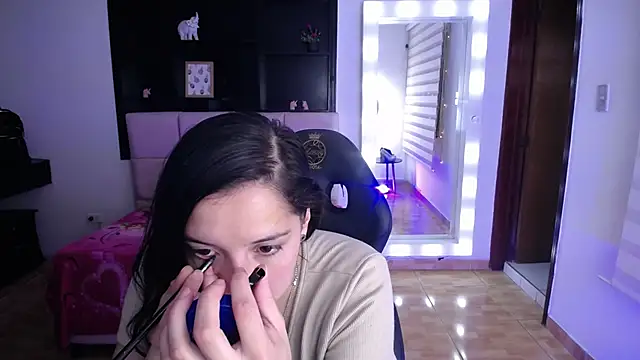 Agatha bellucci  online show from December 2025 02:48:01 PM