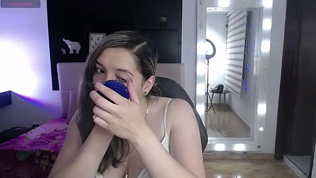 Agatha bellucci  online show from March 2026 12:44:01 PM