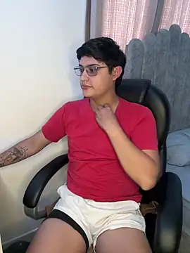 yesitwink  online show from April 2026 05:13:02 PM