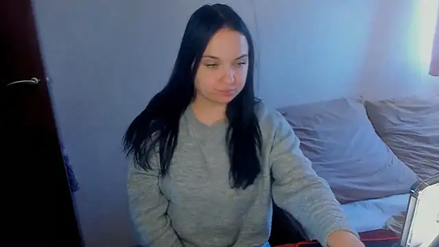 VoxxAura online show from November 2025 01:01:02 PM