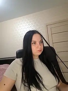 VoxxAura online show from December 2025 07:00:01 PM