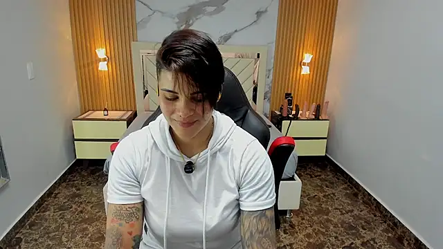 KAROLLJONES1 online show from February 2026 07:31:01 PM