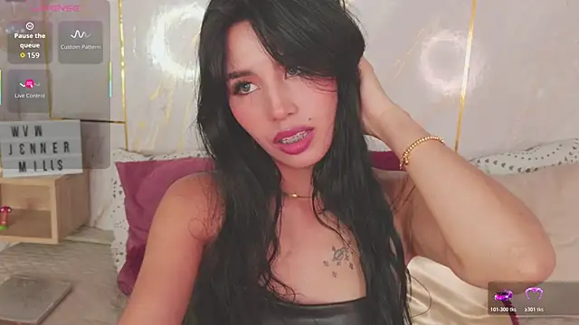 Miss Charlottet online show from April 2026 09:45:02 PM