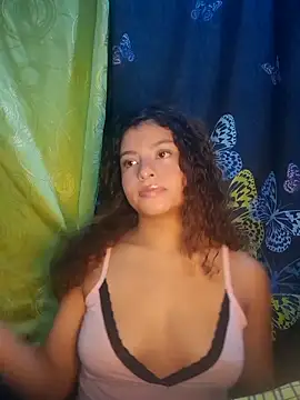 Snapshot of Lulupeach69 chatting on September 2025 01:18:01 AM Lulupeach69 online show from September 2025 01:18:01 AM