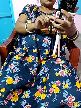 Cute-Swewty online show from October 2025 01:22:01 PM