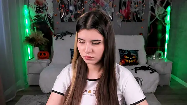 AnoraDark online show from October 2025 12:28:02 PM