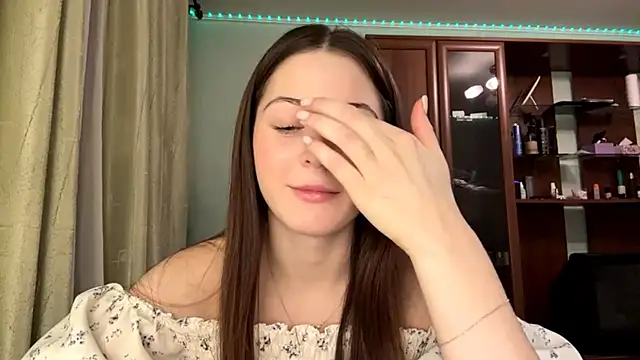 Adel strongwoman online show from December 2025 05:09:02 PM