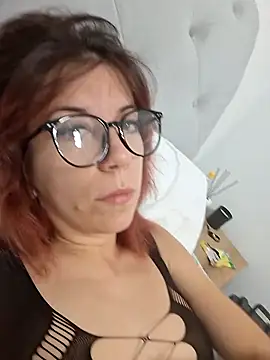 Snapshot of Anayssa_ chatting on September 2025 08:00:02 PM Anayssa online show from September 2025 08:00:02 PM