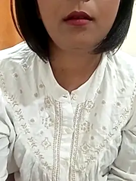 Queen Kushi4 online show from July 2026 01:37:02 PM