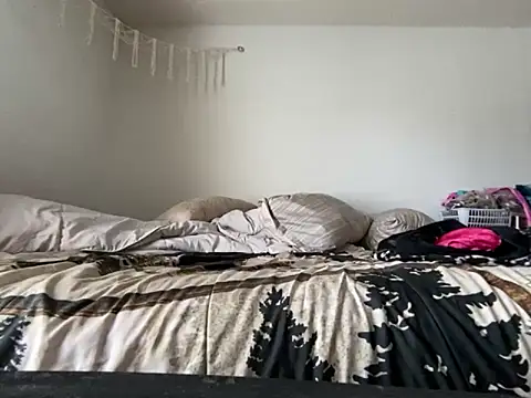 KANDIS864 online show from November 2025 05:40:02 PM