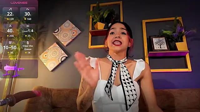 RACHELRUIZ online show from November 2025 04:31:02 PM