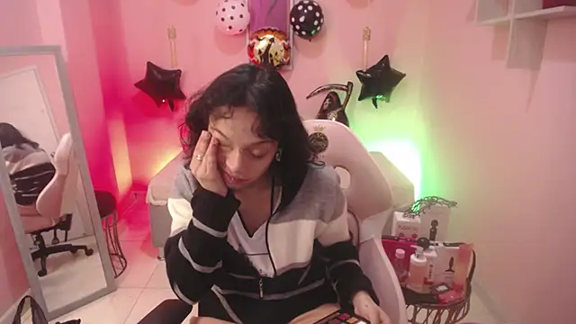 LadyWawy online show from October 2025 01:23:01 PM