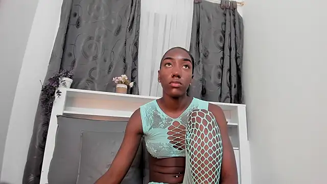 Mistt Mia online show from October 2025 07:03:01 PM