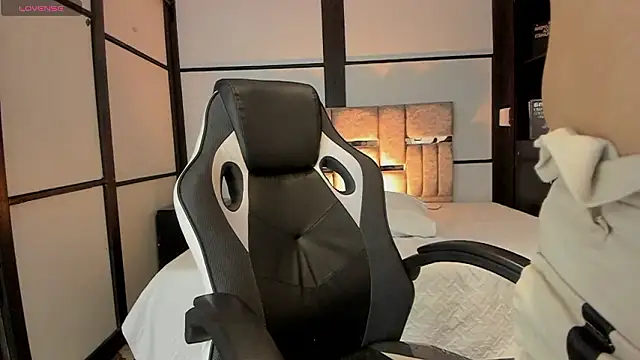 Snapshot of SamaraAnders_ chatting on February 2026 06:18:02 AM SamaraAnders online show from February 2026 06:18:02 AM