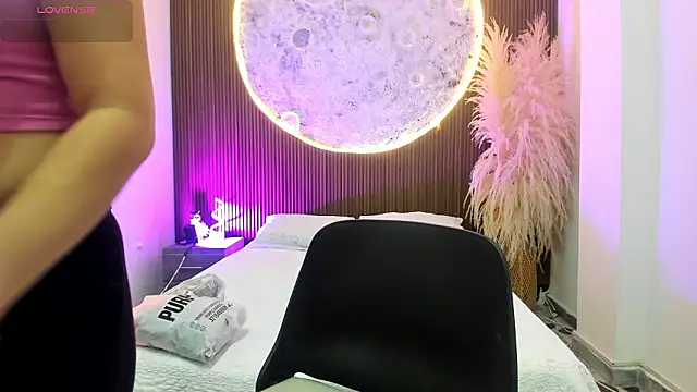 Snapshot of SamaraAnders_ chatting on February 2026 05:34:02 AM SamaraAnders online show from February 2026 05:34:02 AM